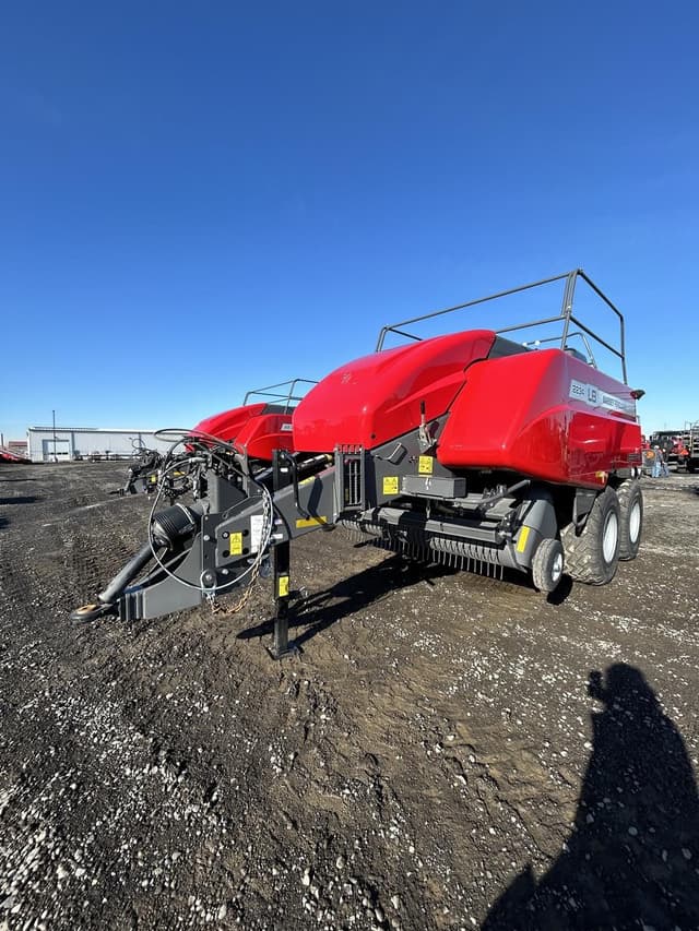 Image of Massey Ferguson LB2234 equipment image 1