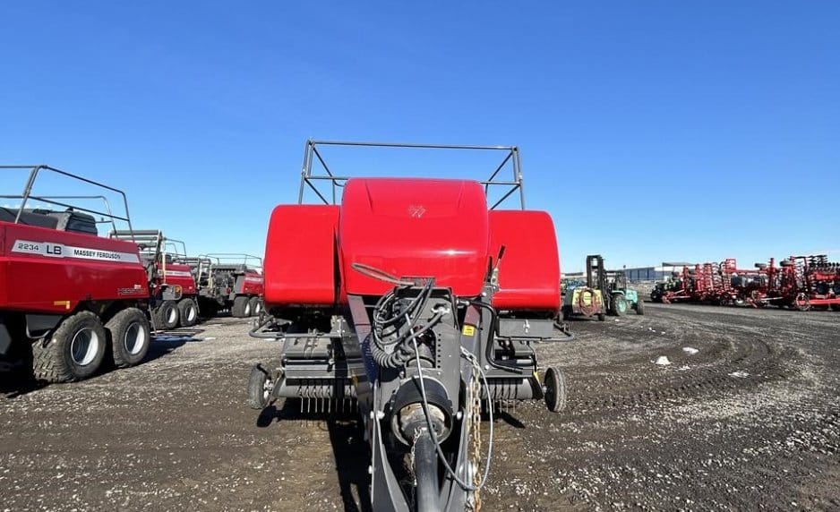 Massey Ferguson LB2234 Equipment Image0