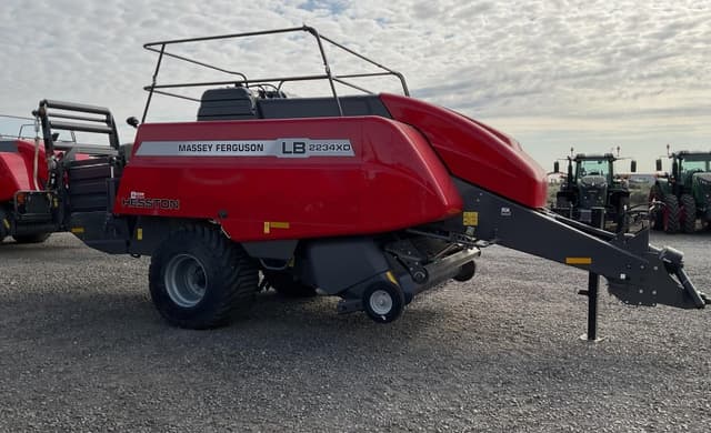 Image of Massey Ferguson LB2234 equipment image 2