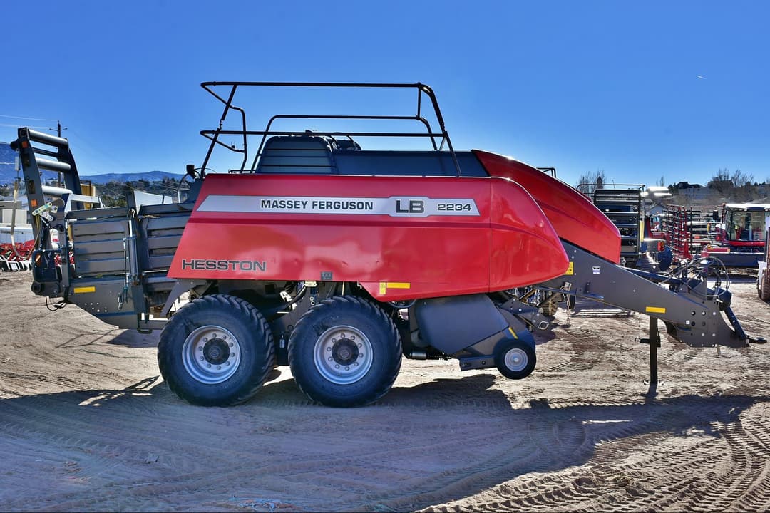 Image of Massey Ferguson LB2234 Image 0