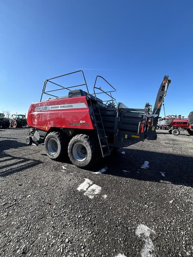 Image of Massey Ferguson LB2234 equipment image 4