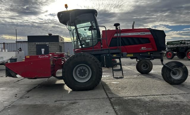 Image of Massey Ferguson WR235 equipment image 1