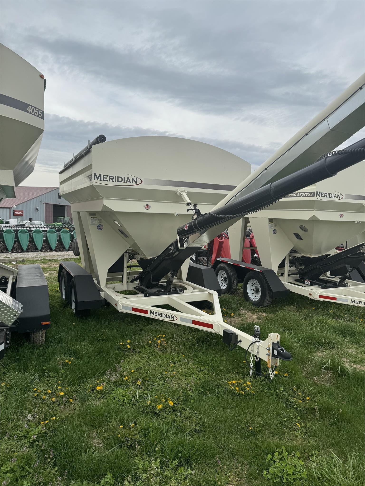 2024 Meridian 240 Equipment Image0