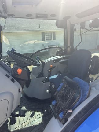 Image of New Holland 55 equipment image 4