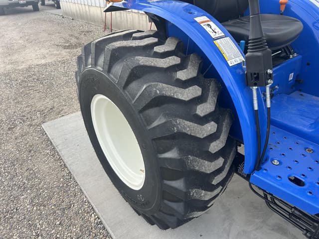 Image of New Holland Workmaster 40 equipment image 4