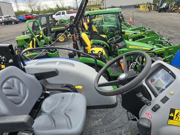 Image of New Holland Workmaster 75 equipment image 4