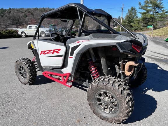Image of Polaris RZR 1000 equipment image 4
