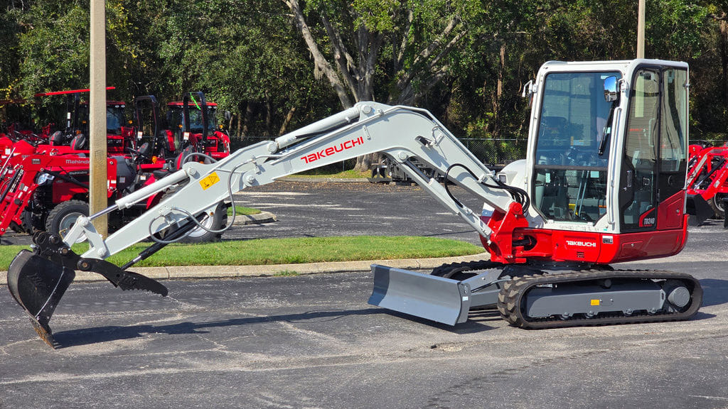 Main image Takeuchi TB240