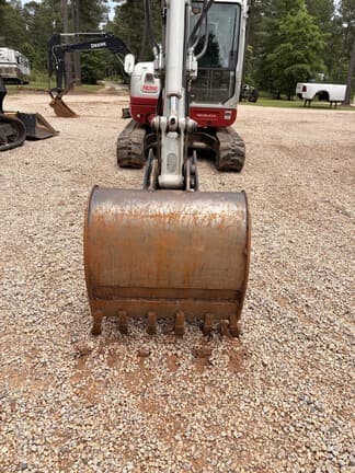 Image of Takeuchi TB260 equipment image 3