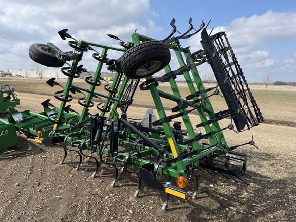 2024 Unverferth Perfecta Equipment Image0