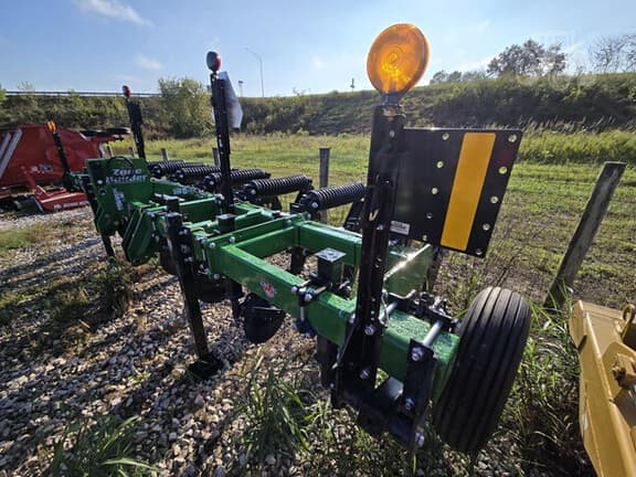 Image of Unverferth Zone-Builder equipment image 1