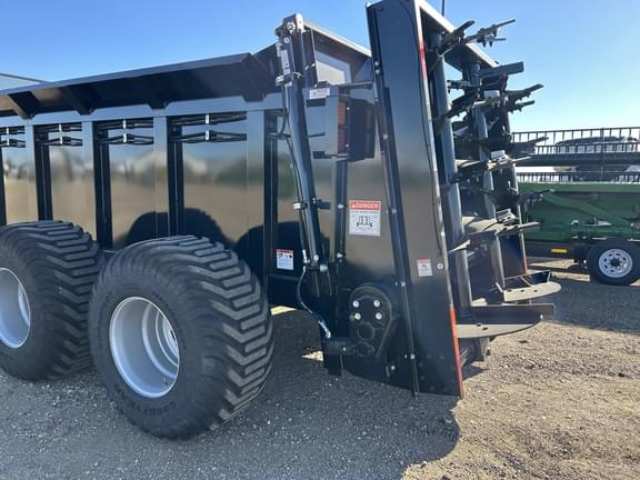 Image of Art's Way X900 equipment image 4