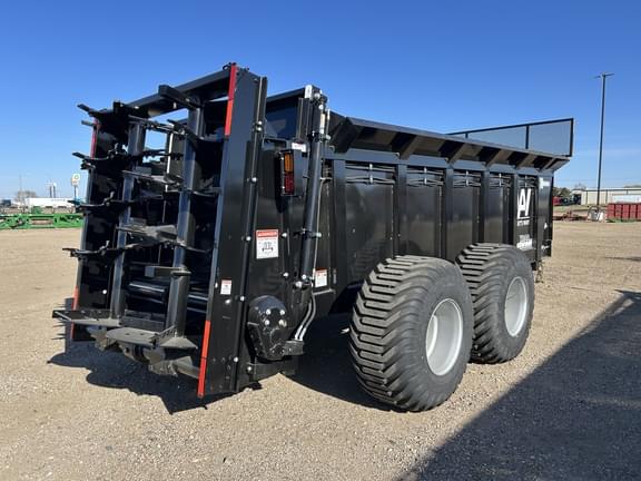 Image of Art's Way X900 equipment image 3