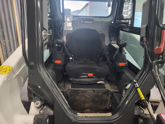Image of Bobcat S76 equipment image 4