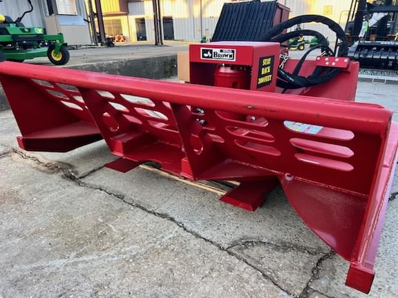 Image of Brown 826 equipment image 3