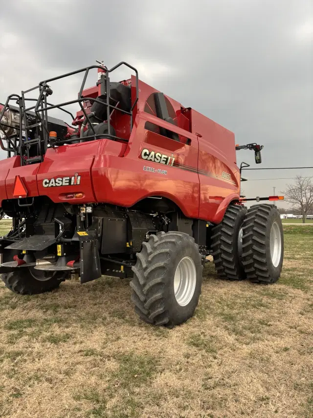Image of Case IH 8260 equipment image 1