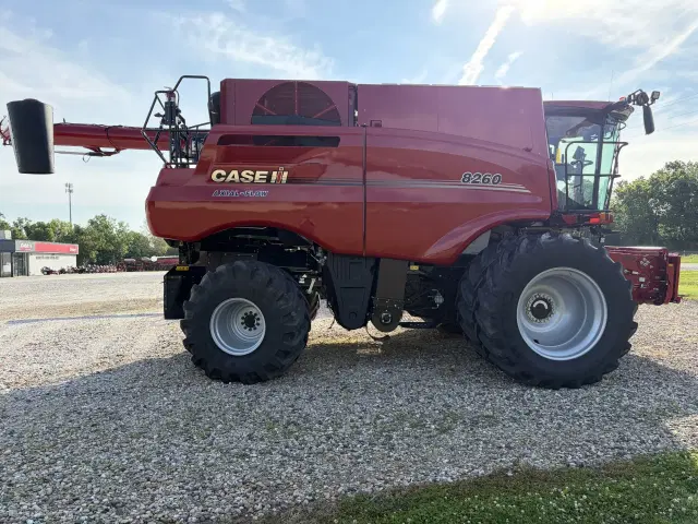 Image of Case IH 8260 equipment image 1