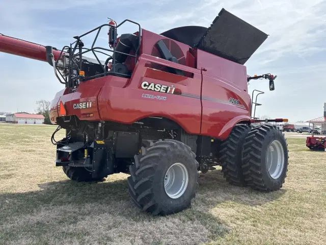 Image of Case IH 8260 equipment image 1