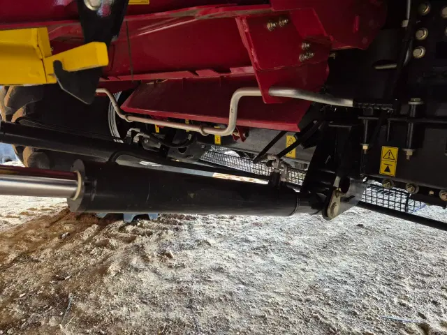 Image of Case IH 8260 equipment image 4