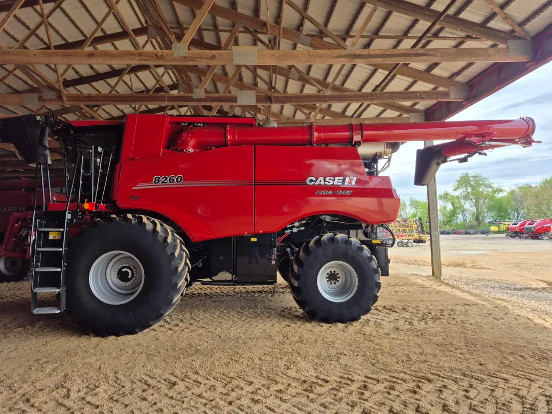 Image of Case IH 8260 Primary image