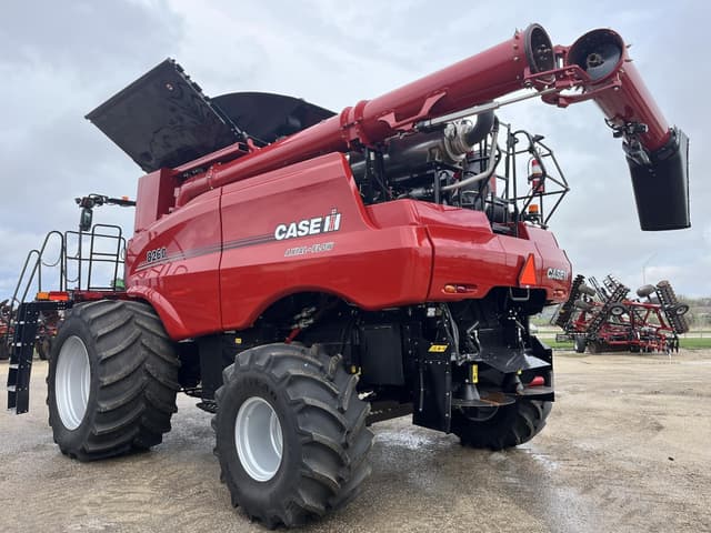 Image of Case IH 8260 equipment image 4