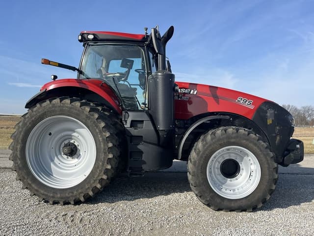 Image of Case IH Magnum 295 equipment image 4