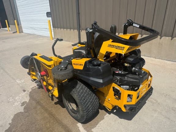Image of Hustler Super 104 equipment image 2
