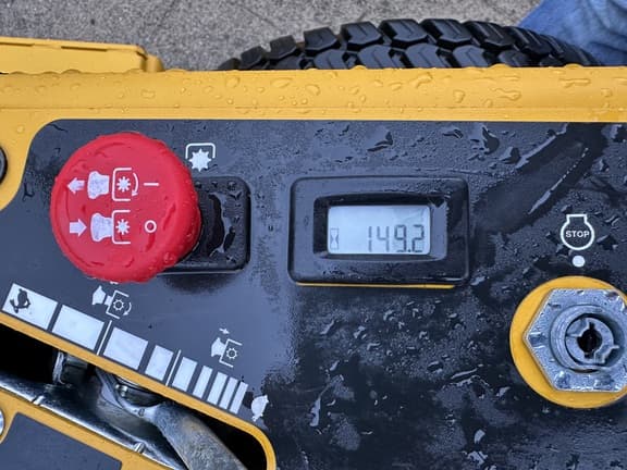 Image of Hustler Super Z equipment image 3