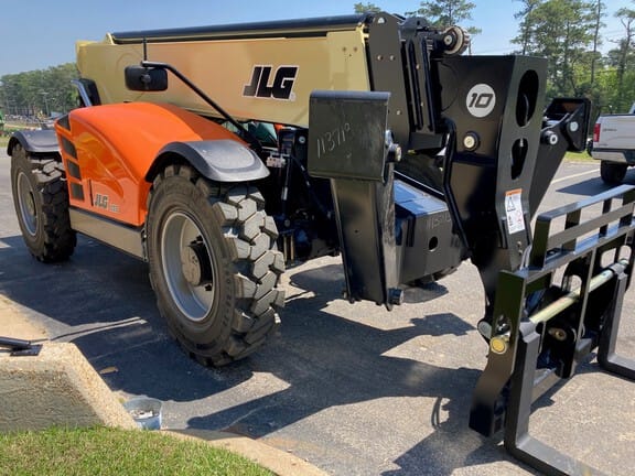 2025 JLG 1055 Equipment Image0