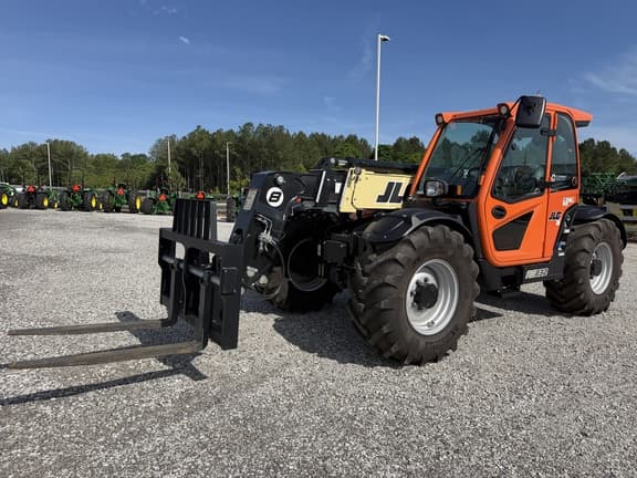 Image of JLG AG832 Primary image