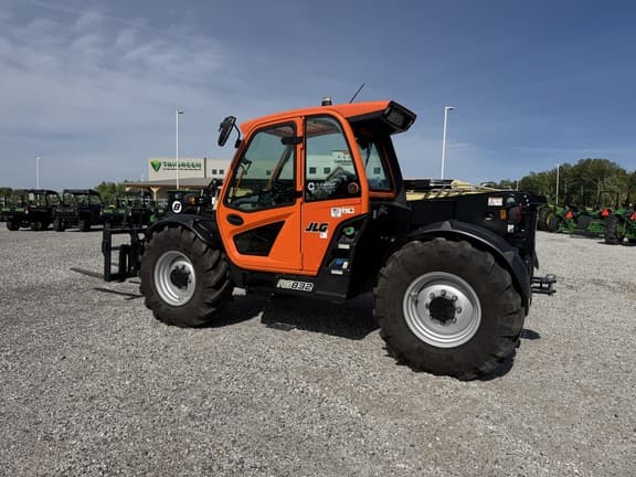 Image of JLG AG832 equipment image 3