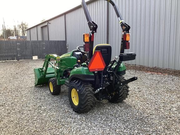 Image of John Deere 1023E equipment image 3