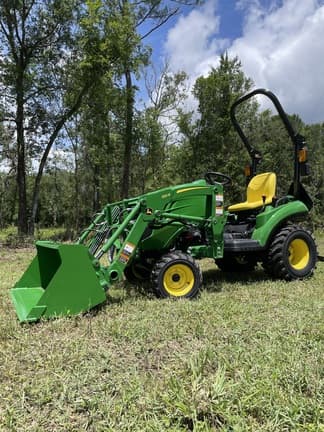 Image of John Deere 1023E equipment image 3