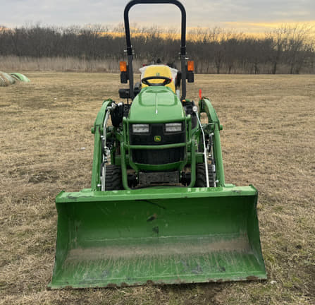 Image of John Deere 1025R equipment image 3