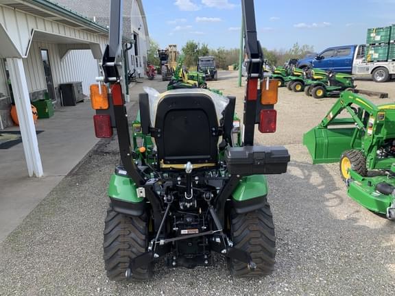 Image of John Deere 1025R equipment image 3