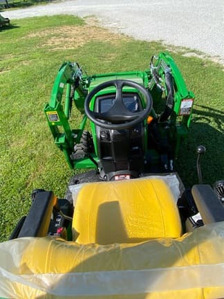 Image of John Deere 1025R equipment image 4