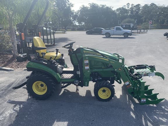 Image of John Deere 1025R equipment image 4