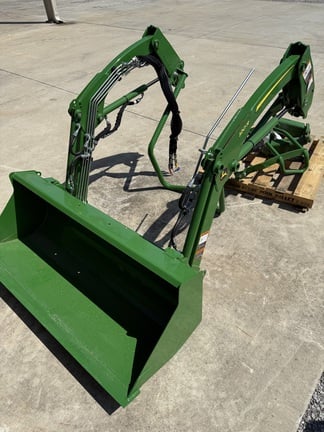 2025 John Deere 120R Equipment Image0