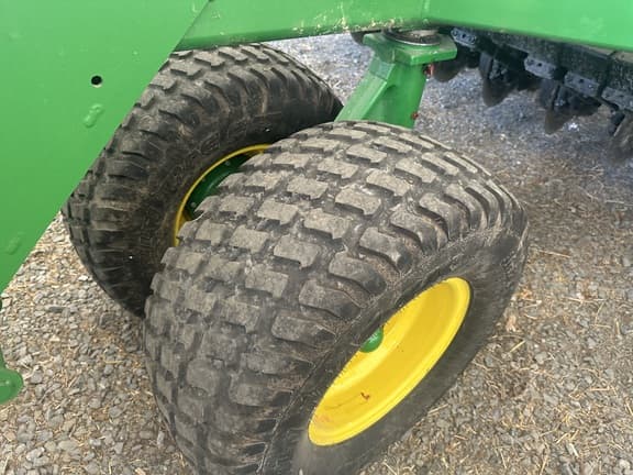 Image of John Deere 1590 equipment image 3