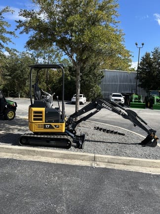 2026 John Deere 17P Equipment Image0