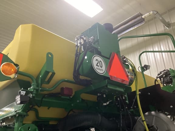 Image of John Deere 1775 equipment image 3