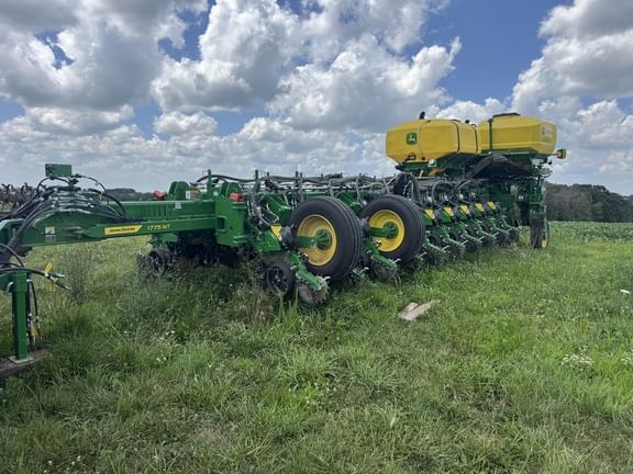 2025 John Deere 1775 Equipment Image0