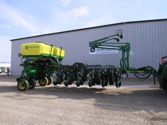 Image of John Deere 1775 Primary image