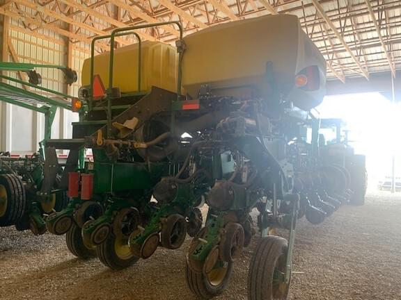 Image of John Deere 1775 equipment image 2