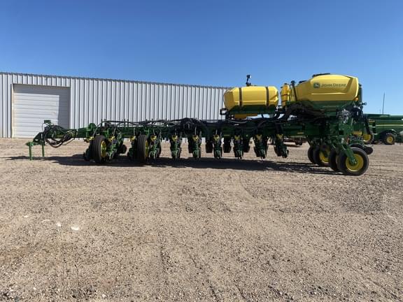 Image of John Deere 1775 Primary image
