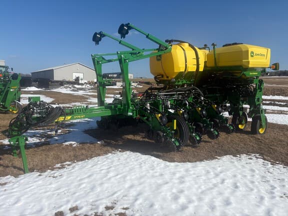 Image of John Deere 1775 equipment image 1