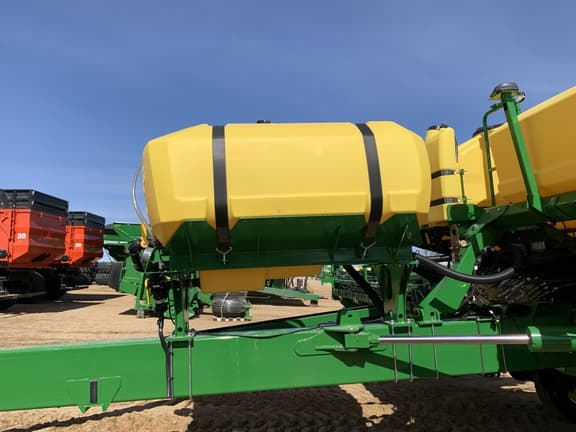 Image of John Deere 1775 equipment image 3