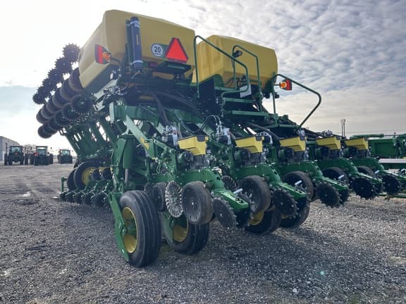 Image of John Deere 1795 equipment image 4