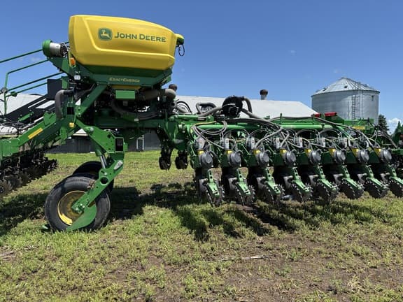 Image of John Deere 1795 equipment image 4