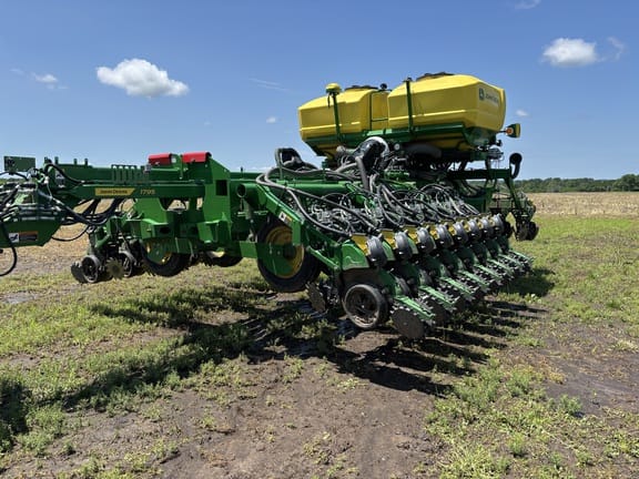 2025 John Deere 1795 Equipment Image0